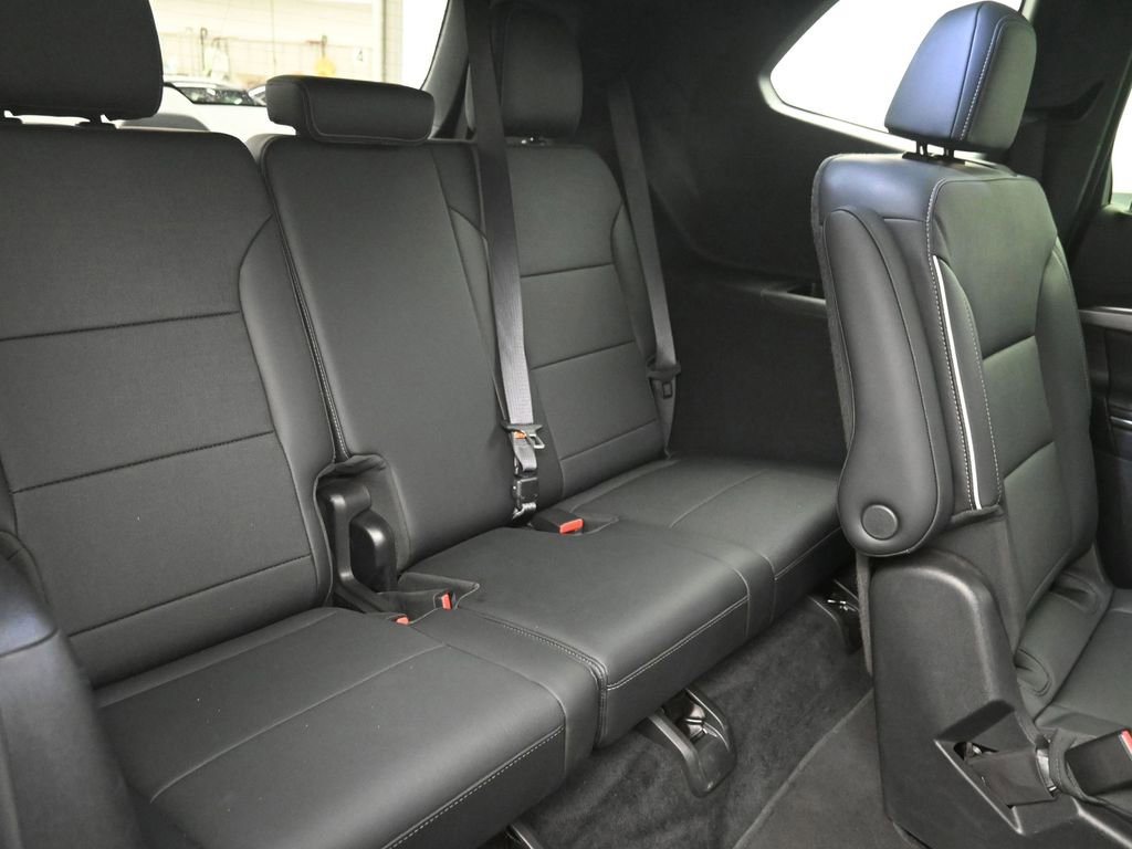 Used 2025 Buick Enclave Preferred image 9