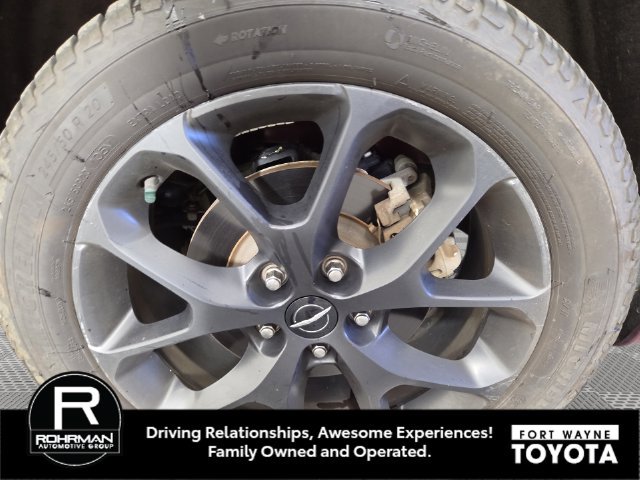 Used 2021 Chrysler Pacifica Limited w/ Uconnect Theater Family Group AWD/4WD image 9