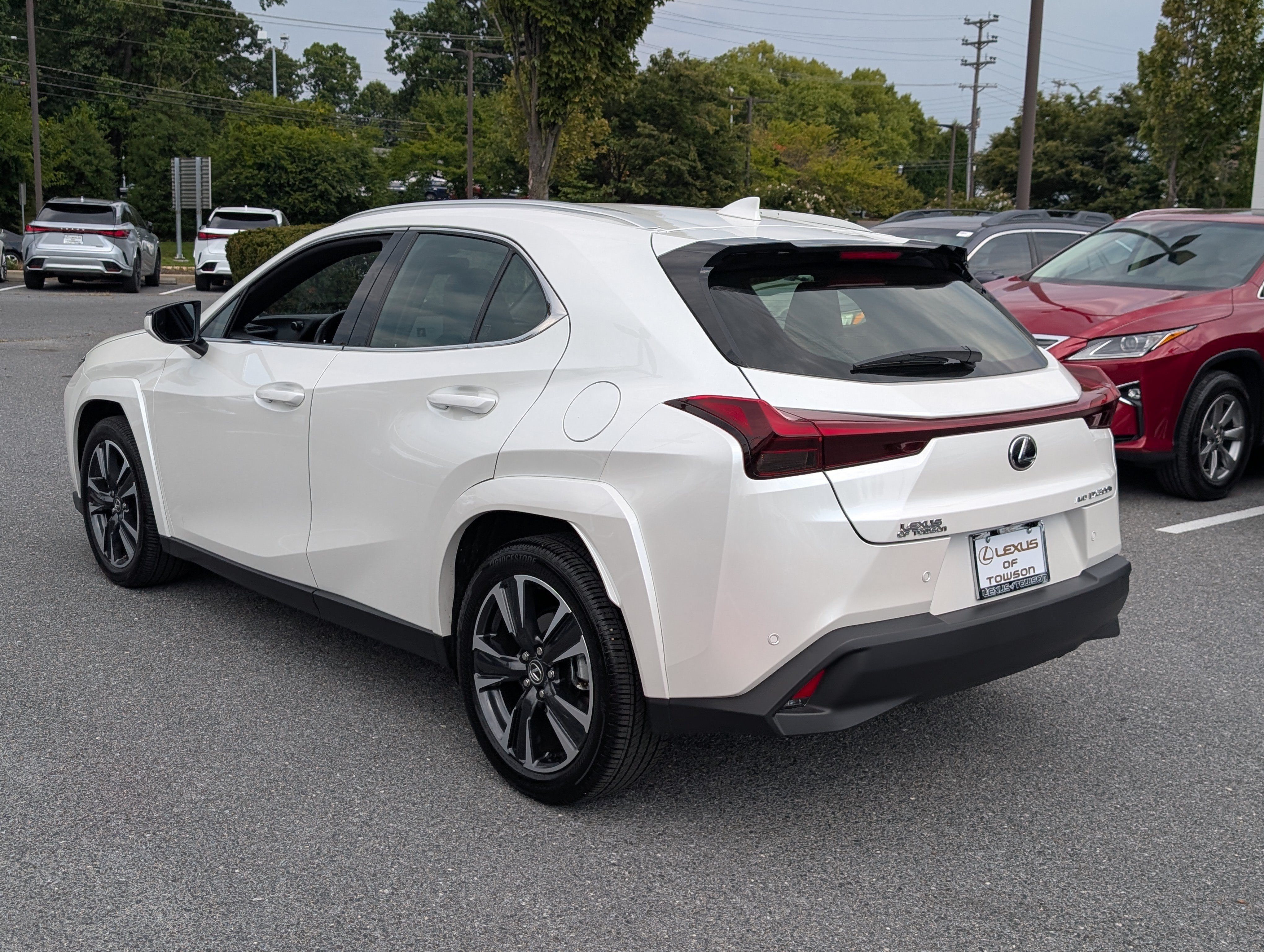 Used 2025 Lexus UX 300h AWD w/ Accessory Package (Z1) image 5