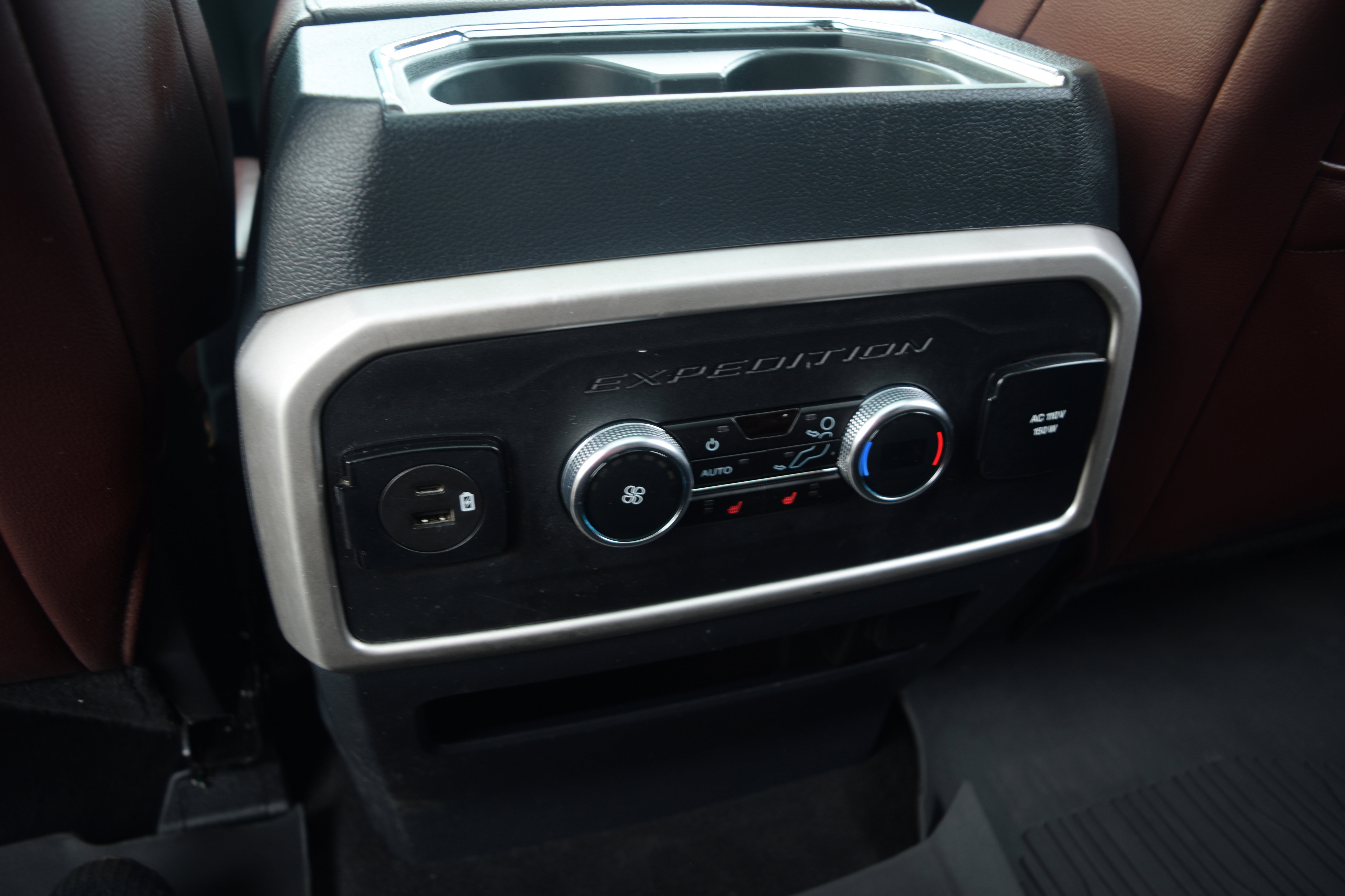 Used 2023 Ford Expedition Limited image 18