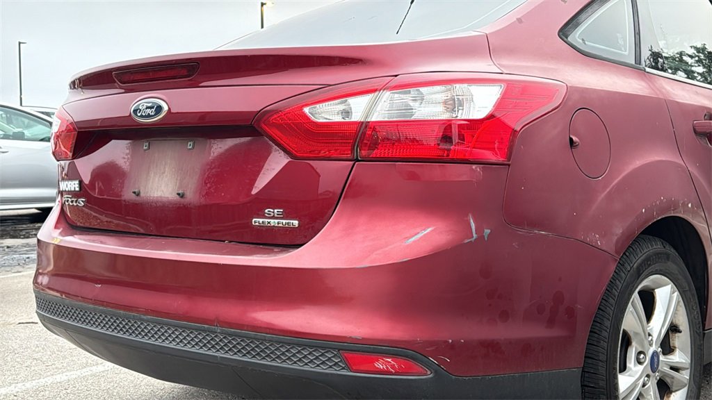 Used 2013 Ford Focus SE w/ SE Winter Pkg image 10