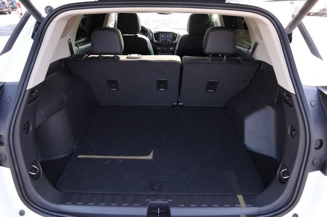 Used 2024 GMC Terrain Denali w/ Denali Premium Package AWD/4WD image 7