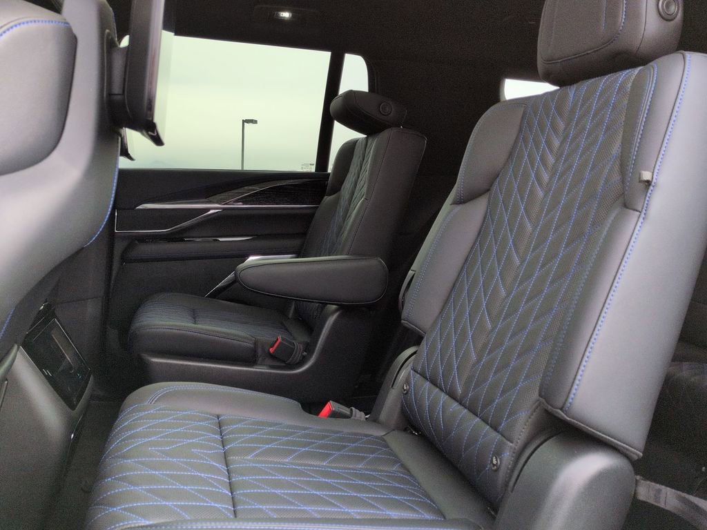 Used 2026 Cadillac Escalade IQL Sport 1 AWD/4WD image 31