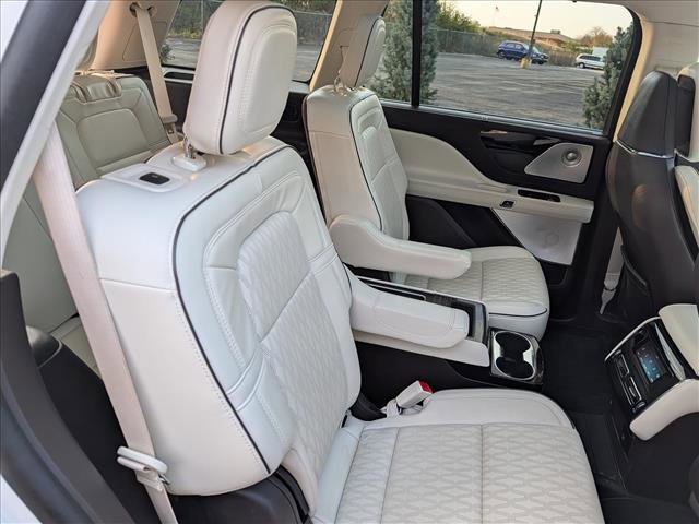 Used 2022 Lincoln Aviator Black Label w/ Dynamic Handling Package AWD/4WD image 18