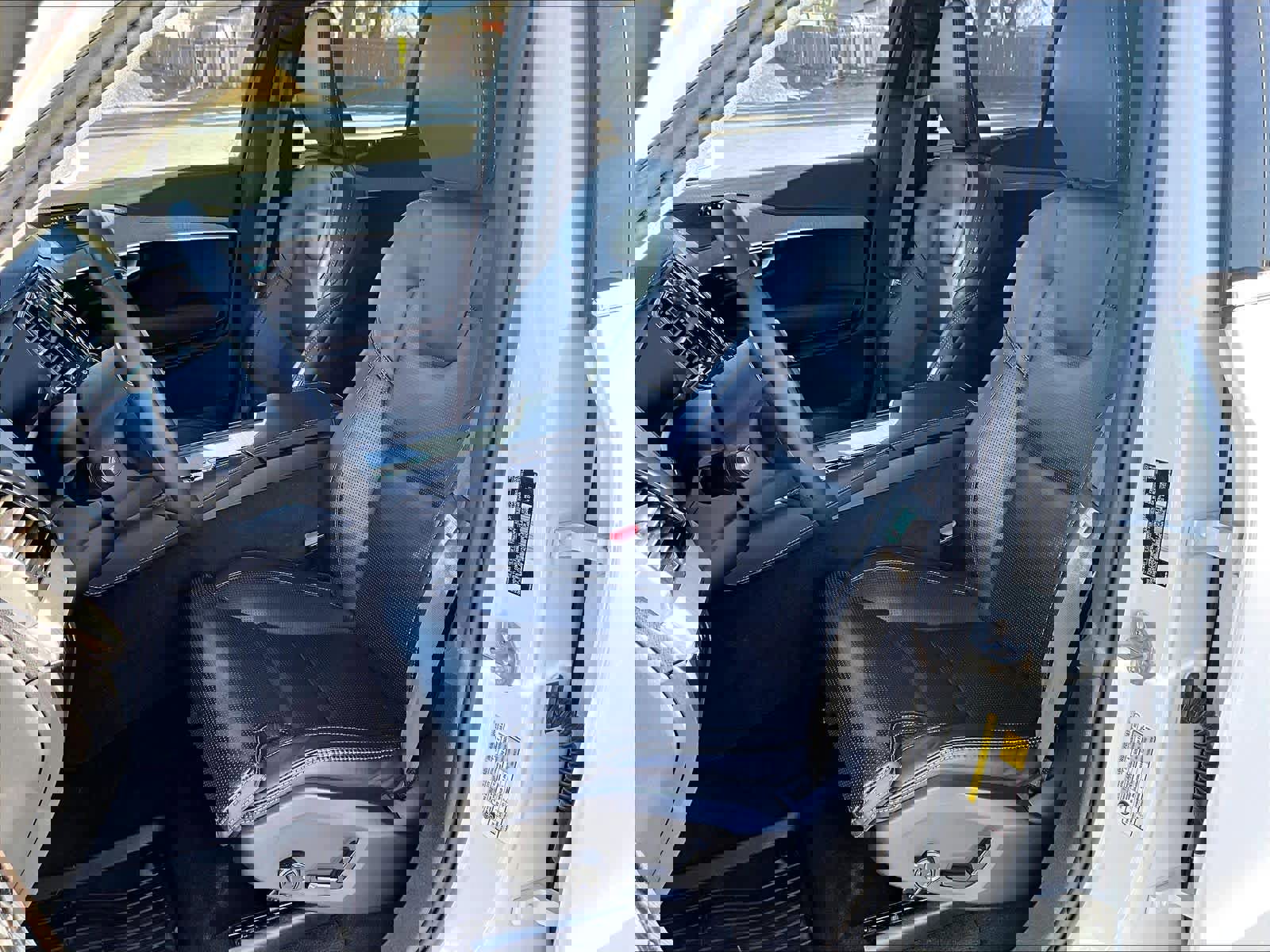 Used 2024 Volvo XC90 T8 Ultimate w/ Protection Package Premier AWD/4WD image 27