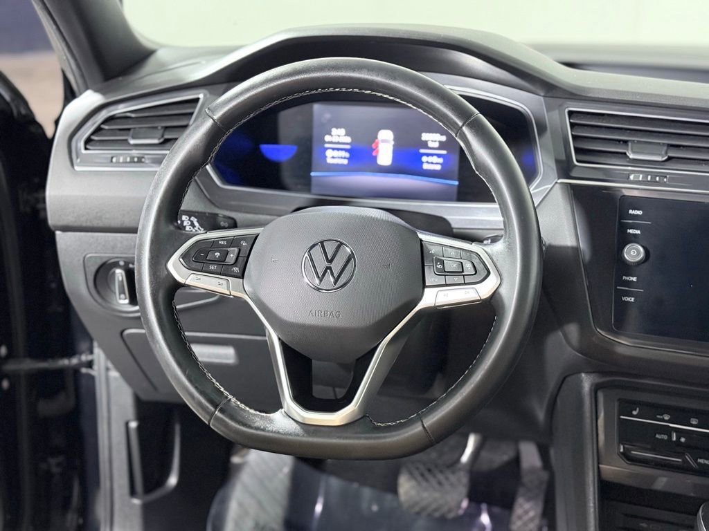 Used 2022 Volkswagen Tiguan SE image 12