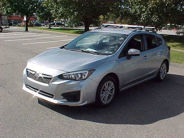 Used 2017 Subaru Impreza 2.0i Premium AWD/4WD image 4