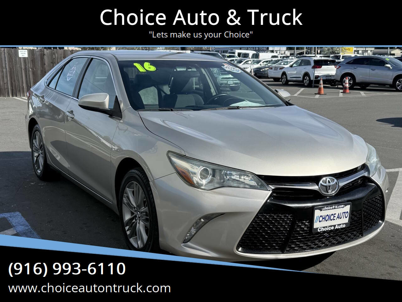 Used 2016 Toyota Camry SE image 1
