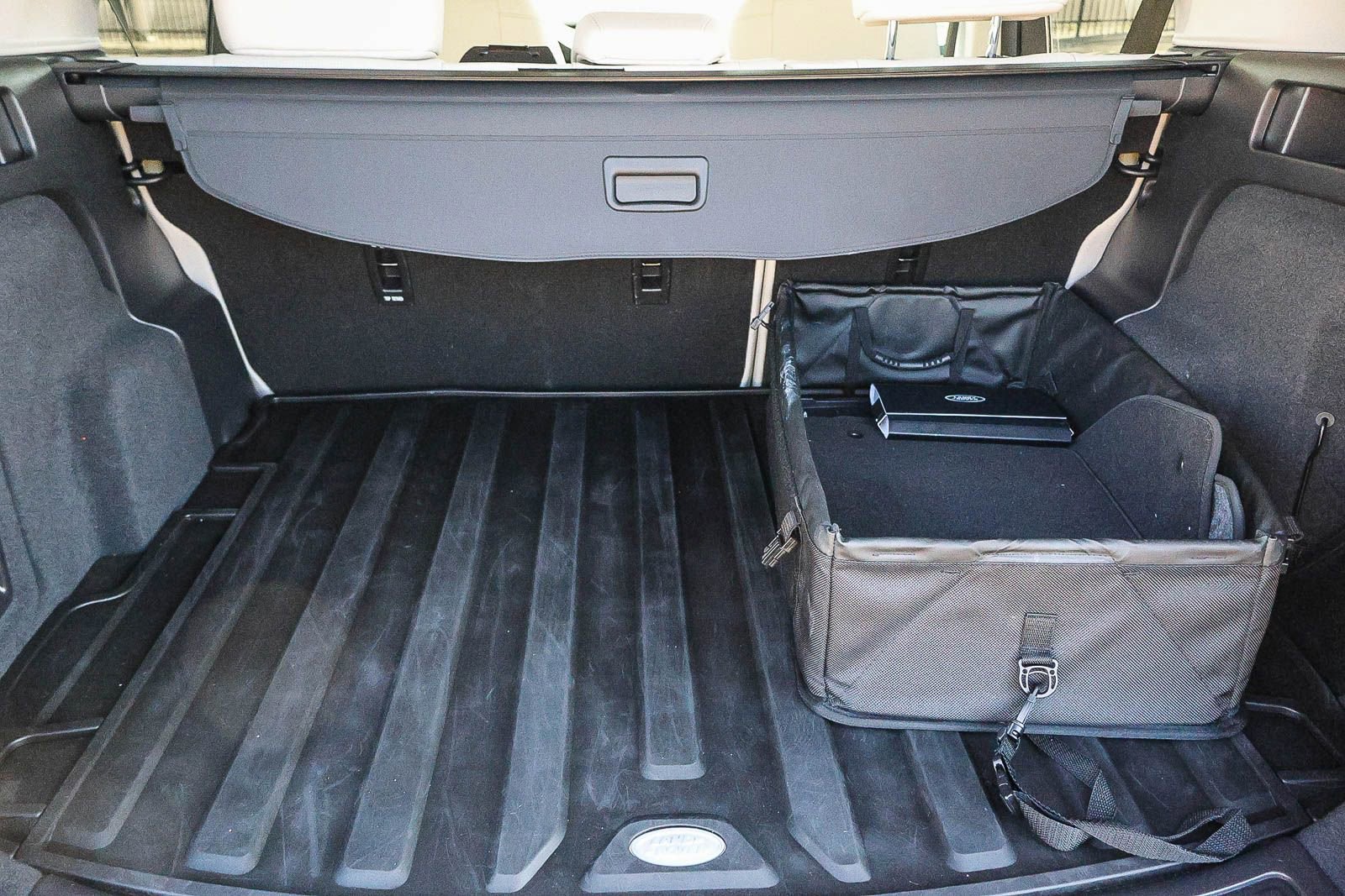 Used 2025 Land Rover Discovery Sport S image 28