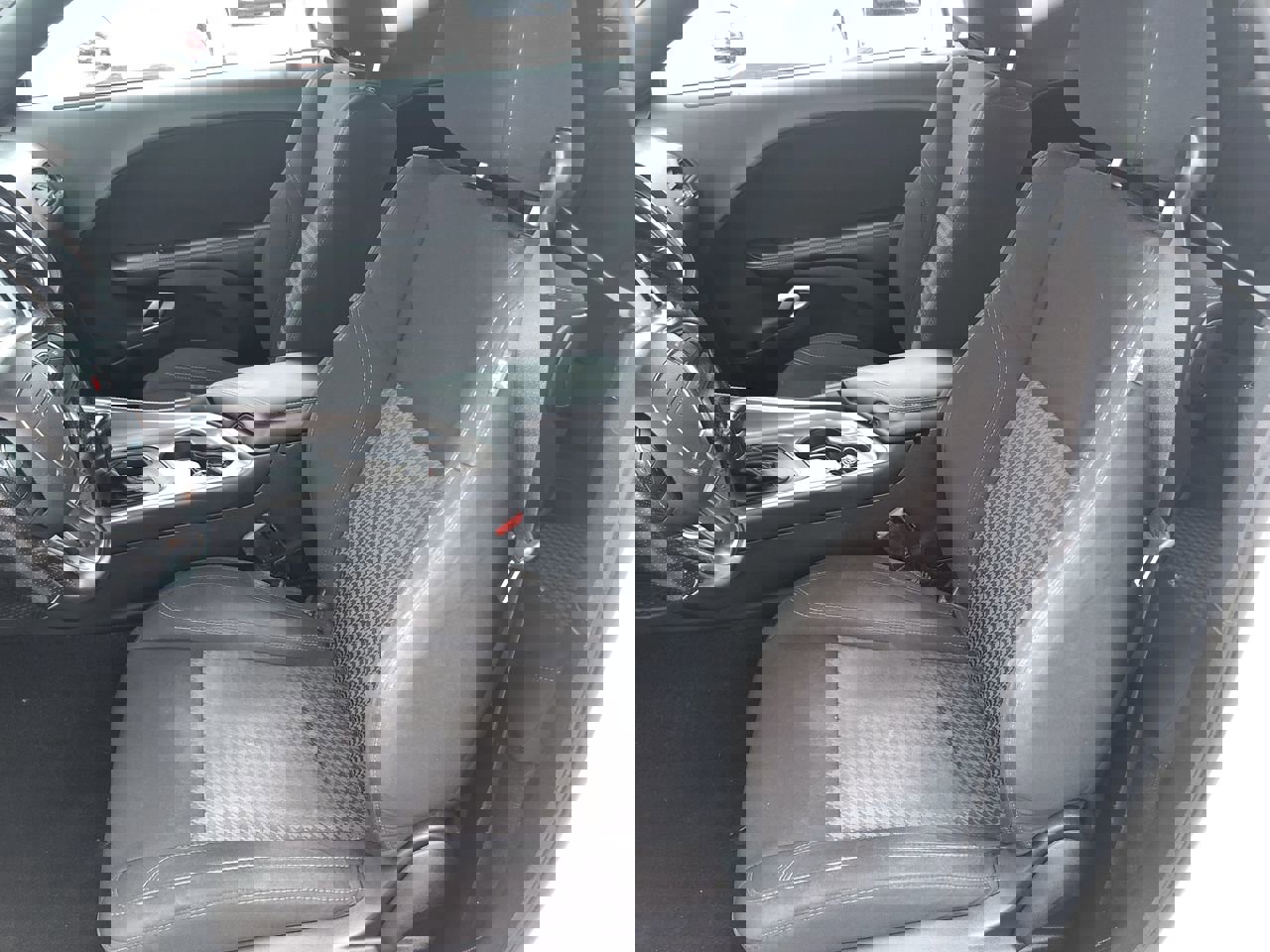 Used 2021 Dodge Challenger SXT w/ Blacktop Package image 21