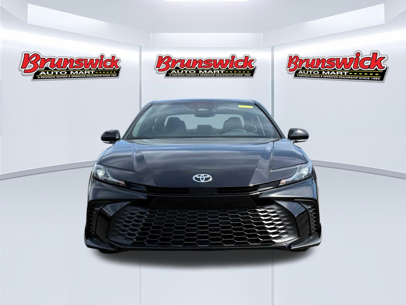 New 2026 Toyota Camry SE FWD image 2