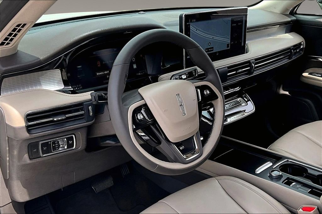 Used 2023 Lincoln Corsair FWD image 13