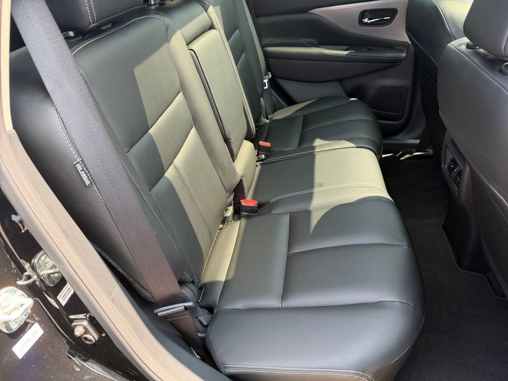 Used 2024 Nissan Murano SV AWD/4WD image 23