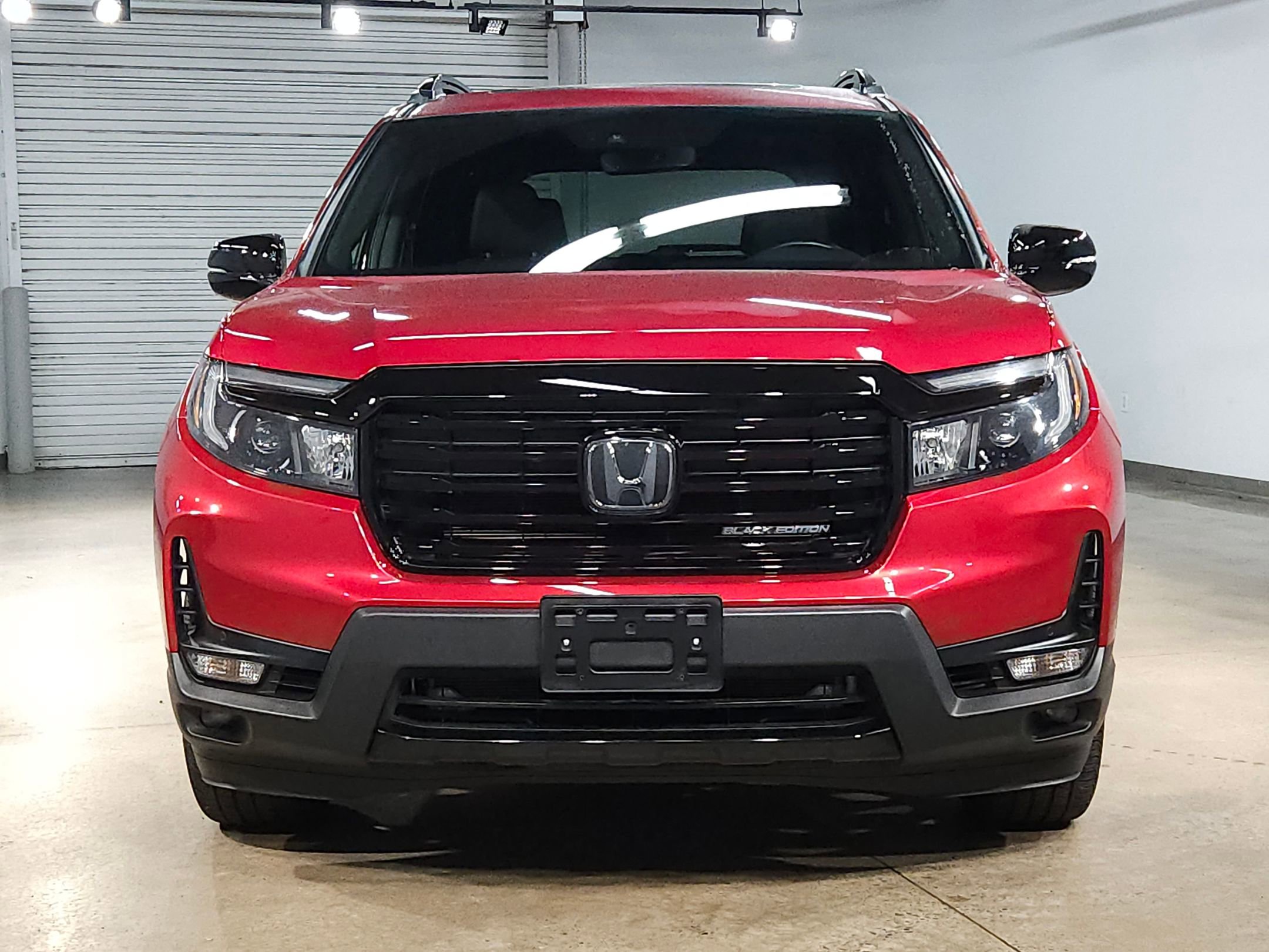 Used 2025 Honda Passport Black Edition image 2