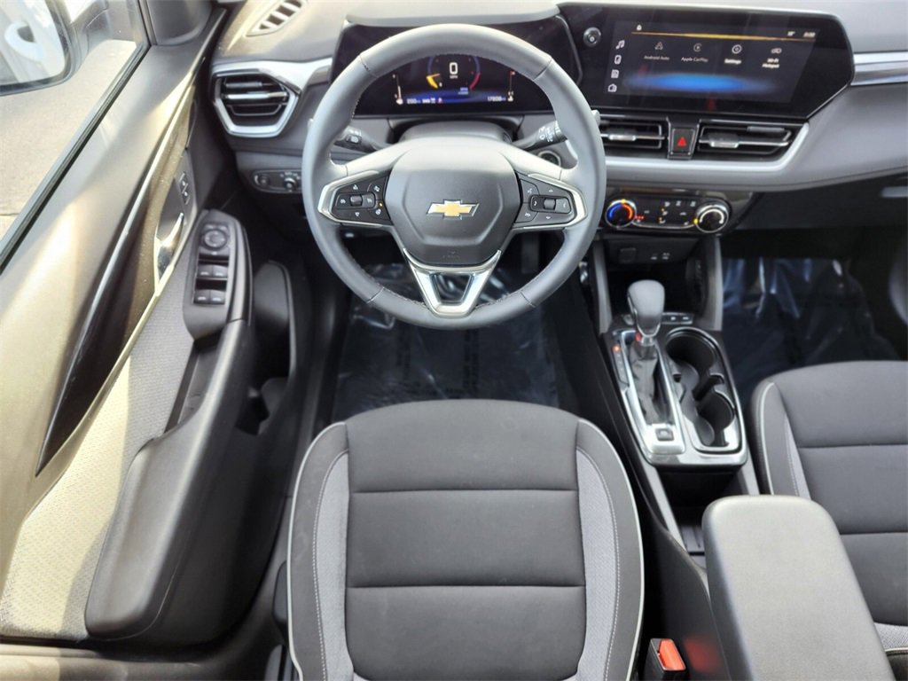 Used 2024 Chevrolet TrailBlazer LT w/ LT Cold Weather Package image 11