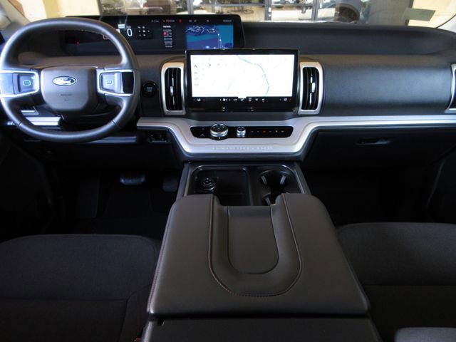 Certified 2025 Ford Expedition Active image 17