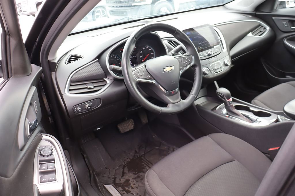 Used 2024 Chevrolet Malibu RS image 11