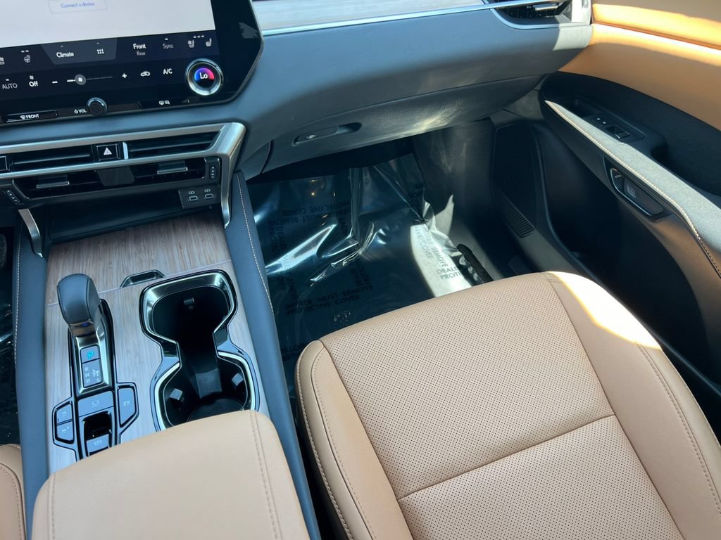 Used 2023 Lexus RX 350h w/ Accessory Package (2T) AWD/4WD image 30