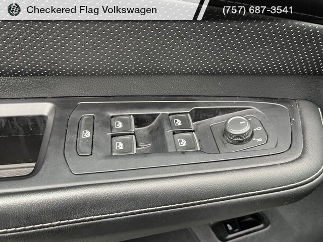 Used 2024 Volkswagen Atlas SE image 16