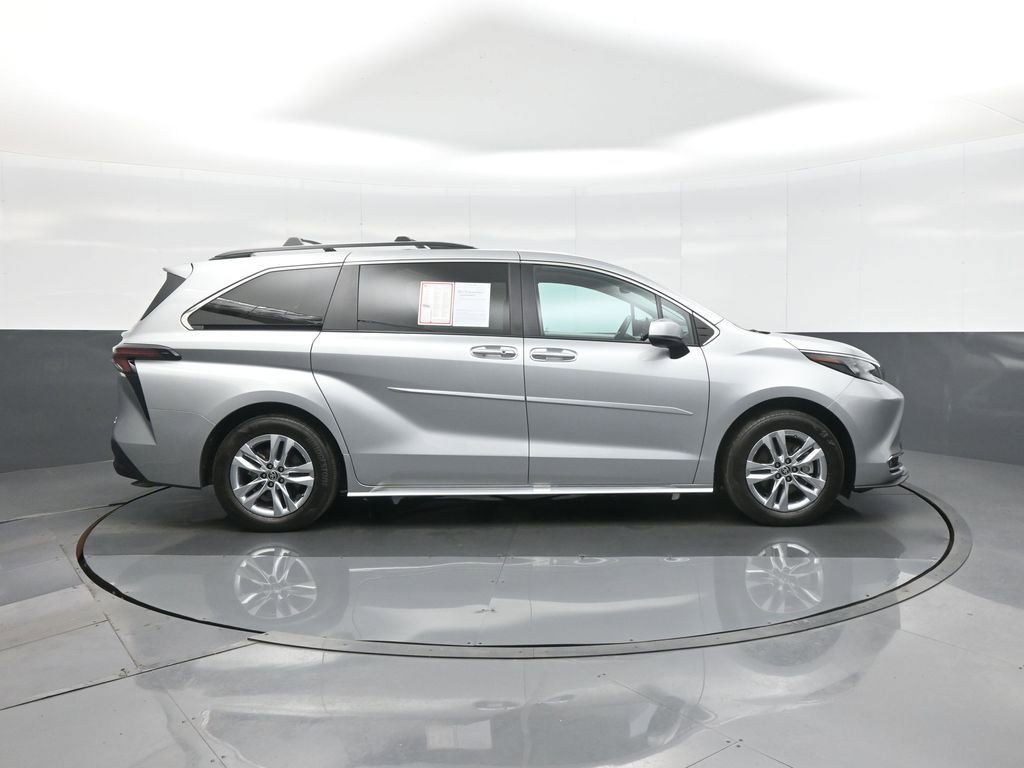 Certified 2024 Toyota Sienna XLE w/ XLE Plus Package image 10