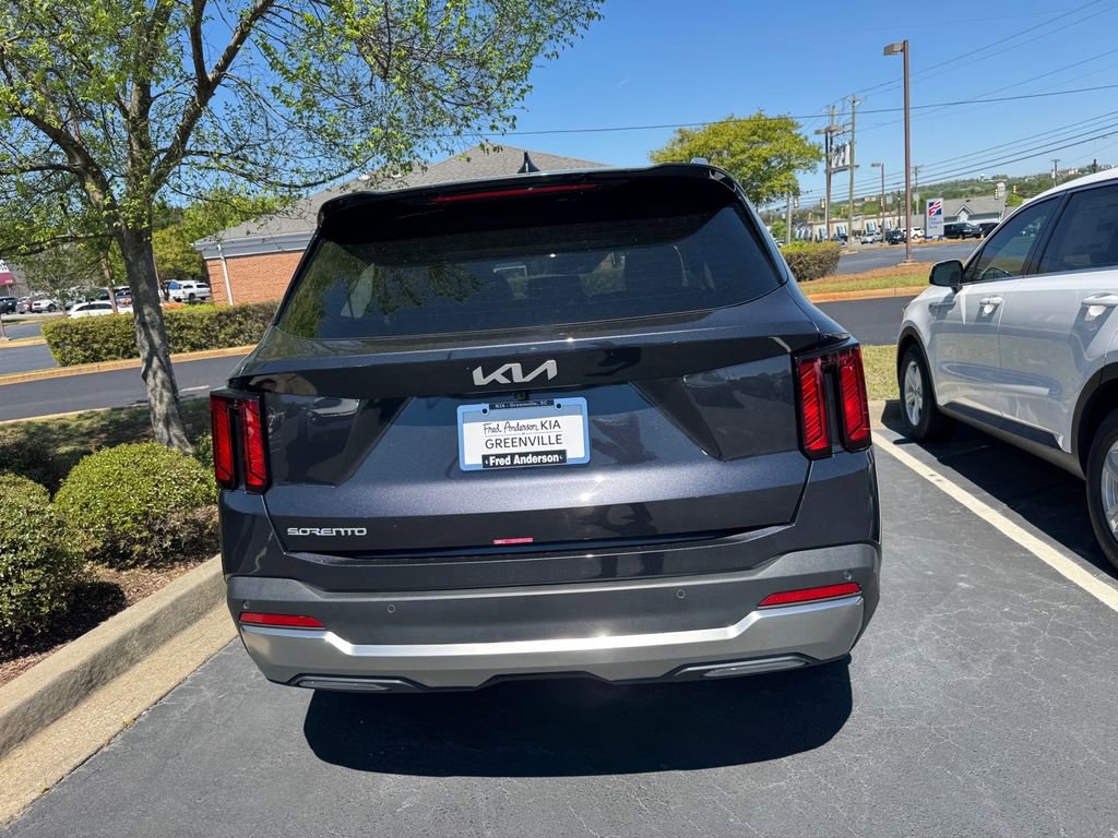 Certified 2025 Kia Sorento S image 7