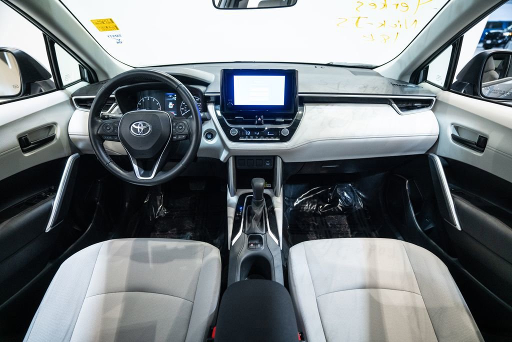 Certified 2023 Toyota Corolla Cross LE image 14