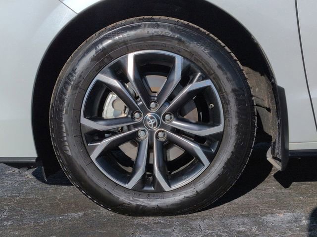 Used 2025 Toyota Sienna Platinum image 11