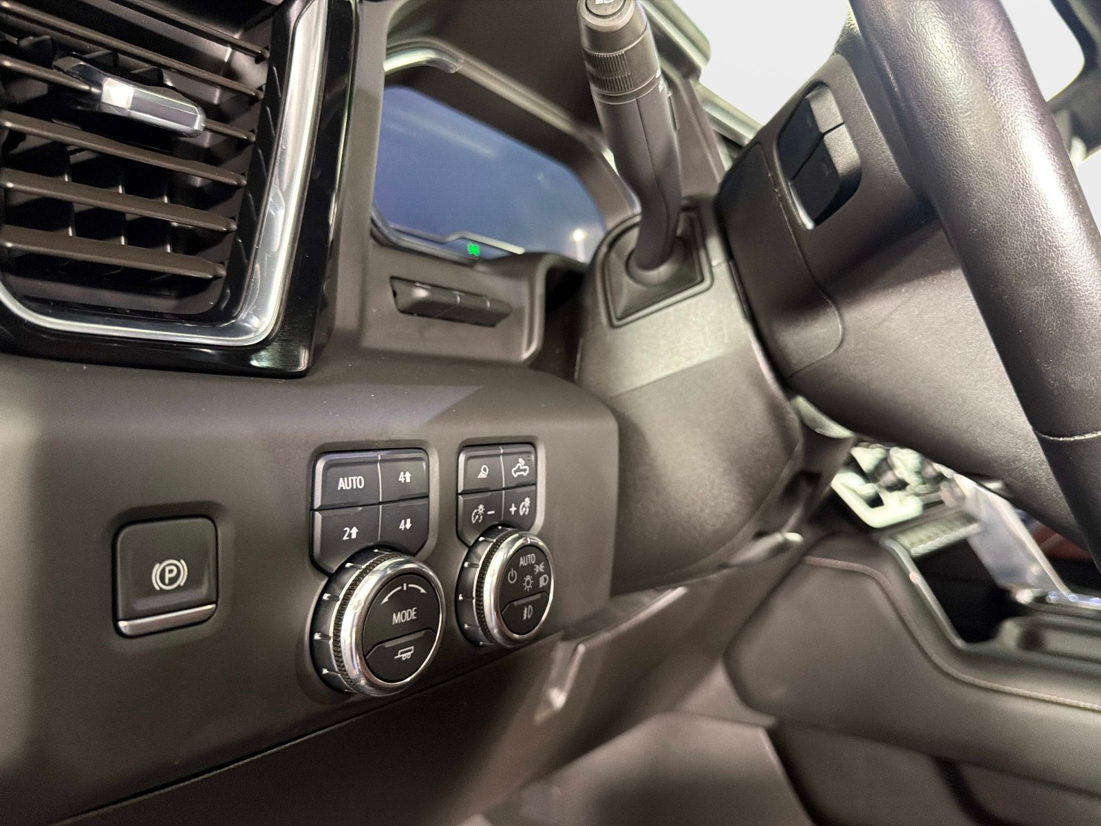 Used 2025 GMC Sierra 2500 Denali Ultimate AWD/4WD image 41