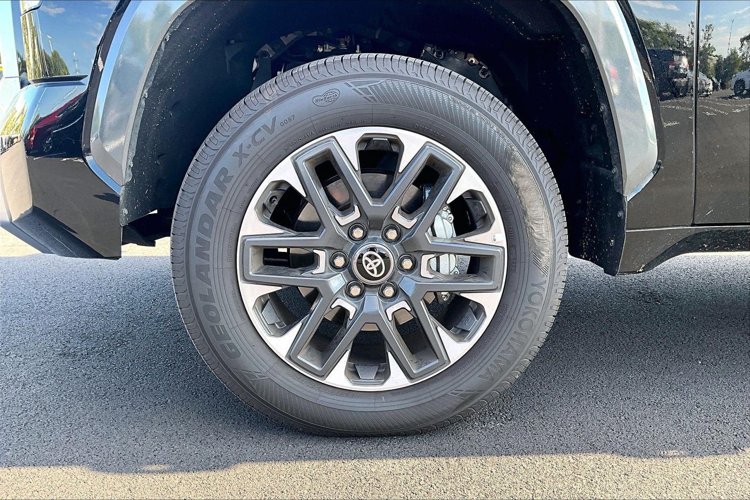 Used 2026 Toyota Tundra Limited AWD/4WD image 9
