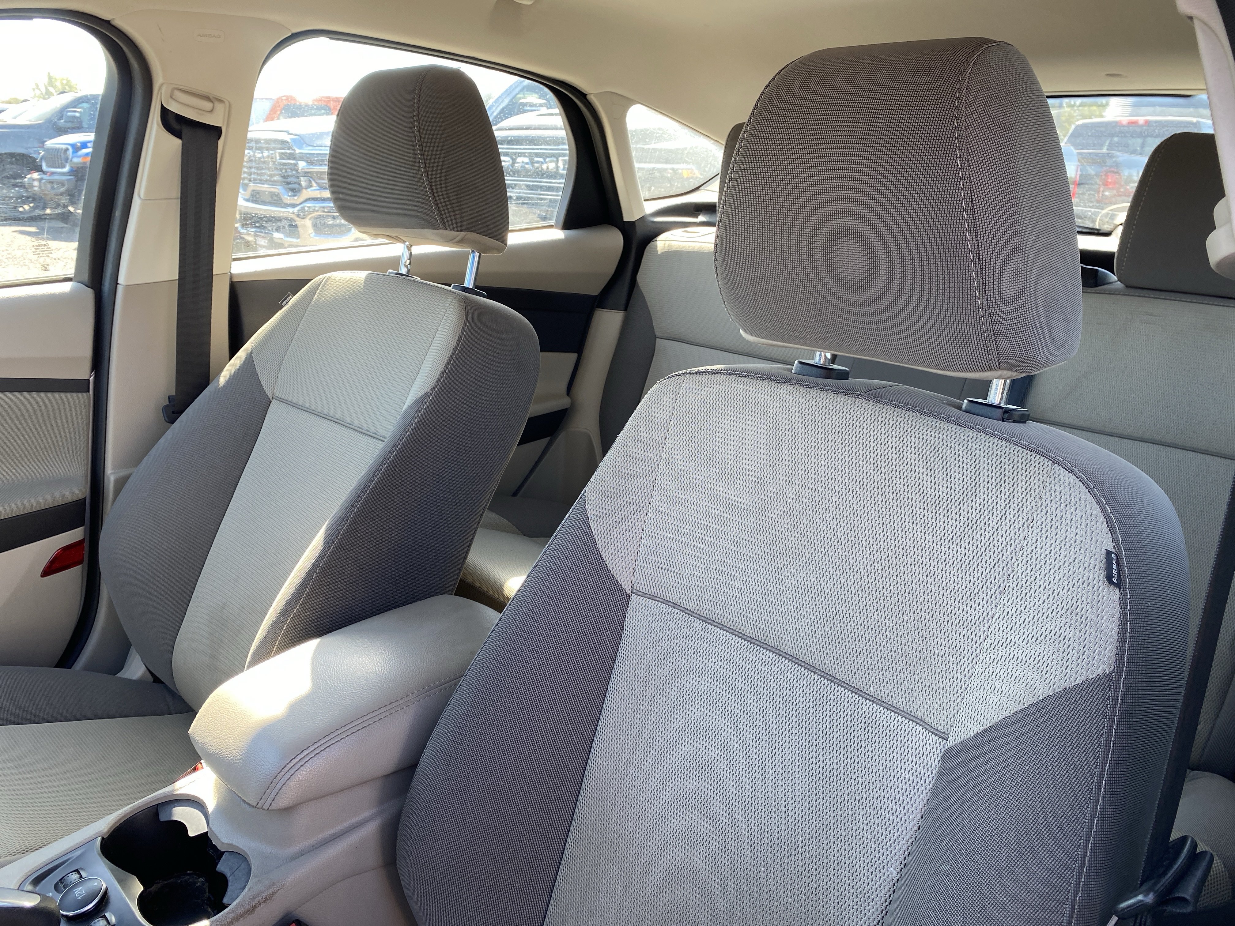 Used 2013 Ford Focus SE w/ SE Winter Pkg FWD image 12