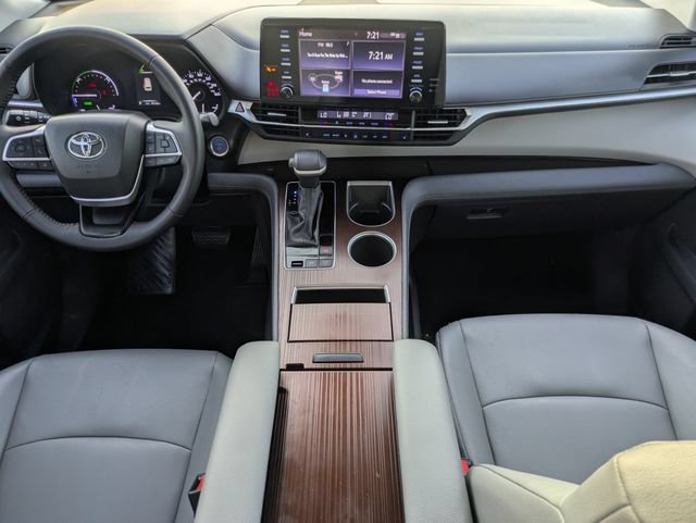Used 2023 Toyota Sienna XLE FWD image 9
