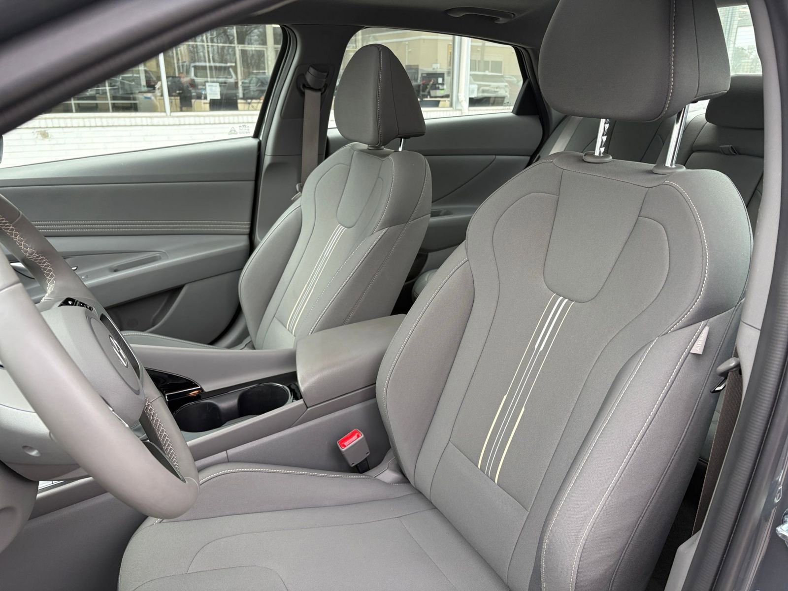 Used 2025 Hyundai Elantra SEL image 40