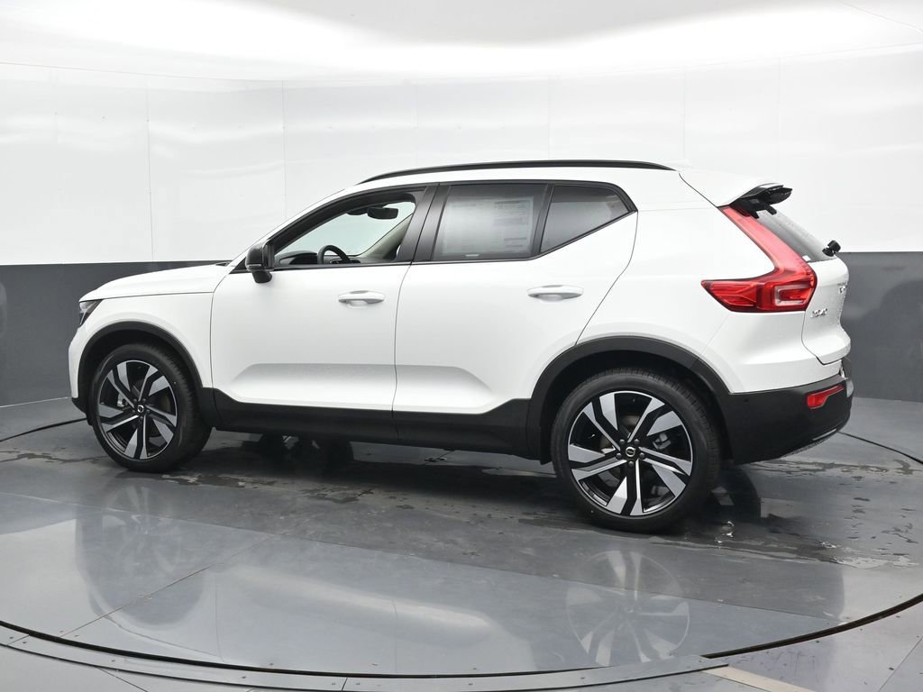 New 2026 Volvo XC40 B5 Ultra w/ Climate Package image 7