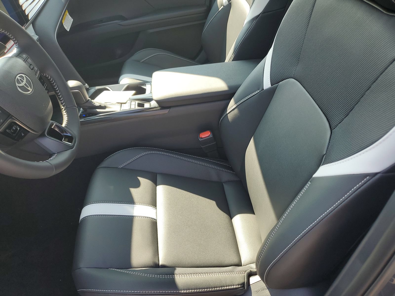 New 2026 Toyota Camry SE w/ Convenience Package FWD image 17