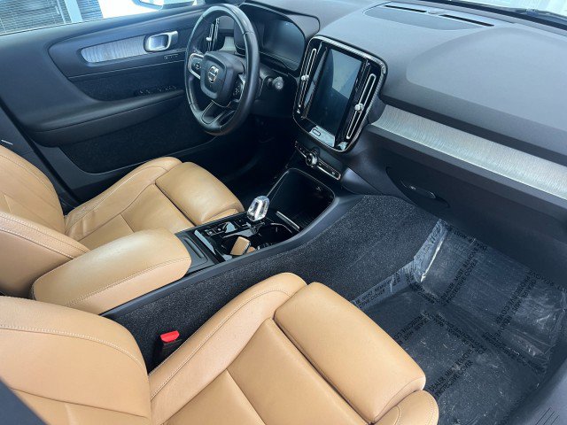 Used 2019 Volvo XC40 T5 Inscription image 16