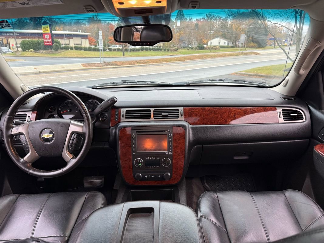 Used 2012 Chevrolet Avalanche LT image 11