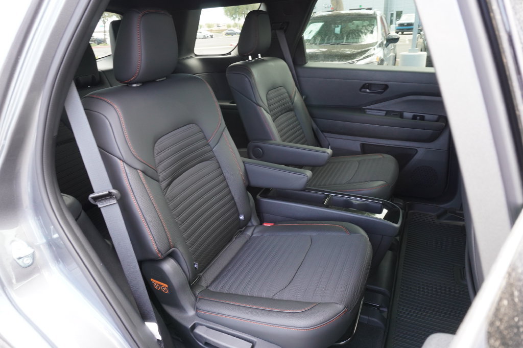 New 2026 Nissan Pathfinder Rock Creek w/ Rock Creek Premium Package AWD/4WD image 9