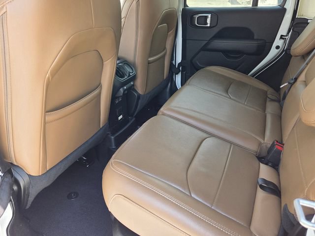 Used 2022 Jeep Wrangler Unlimited Sahara AWD/4WD image 12