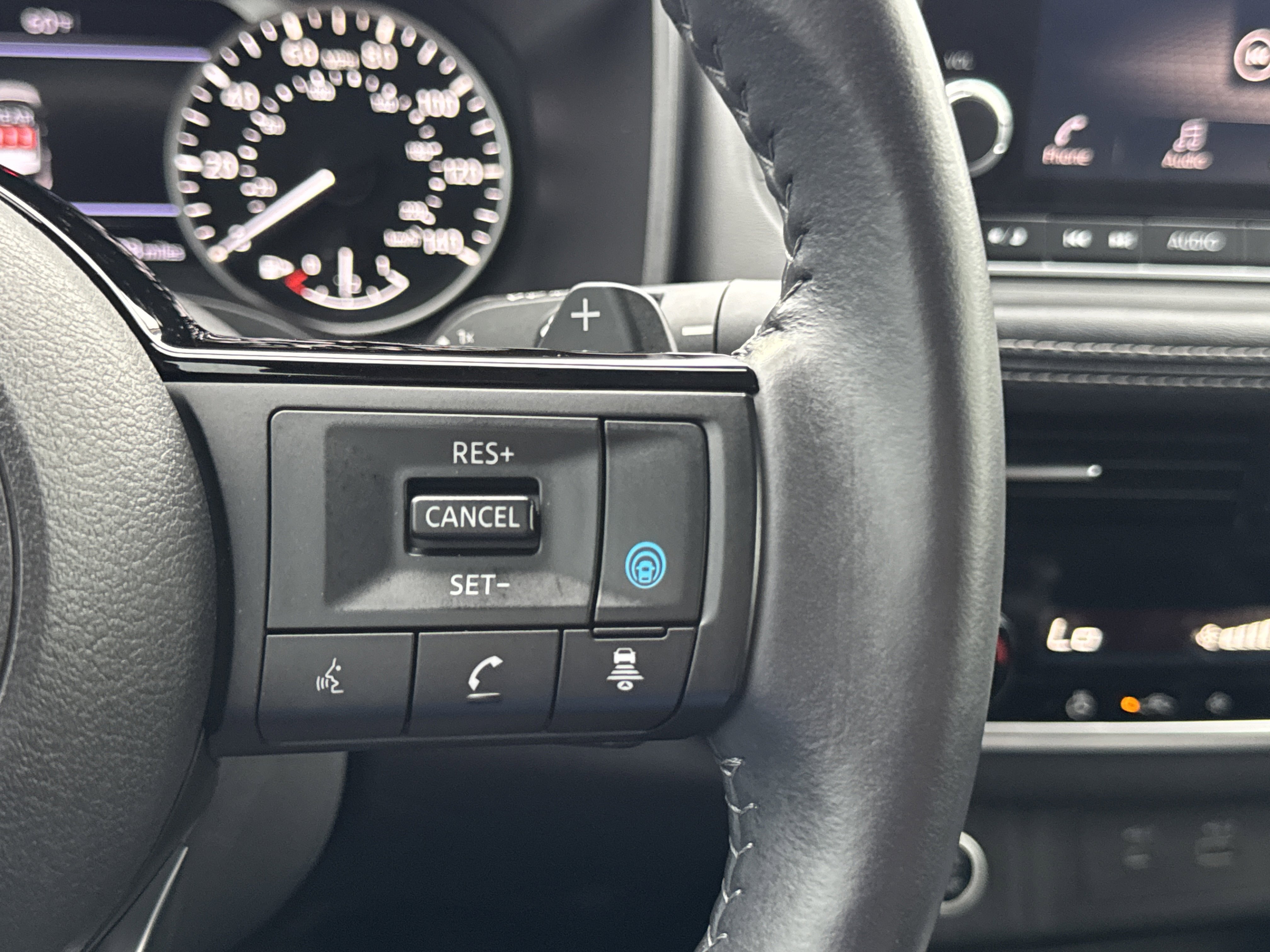 Used 2023 Nissan Rogue SV w/ SV Premium Package image 15