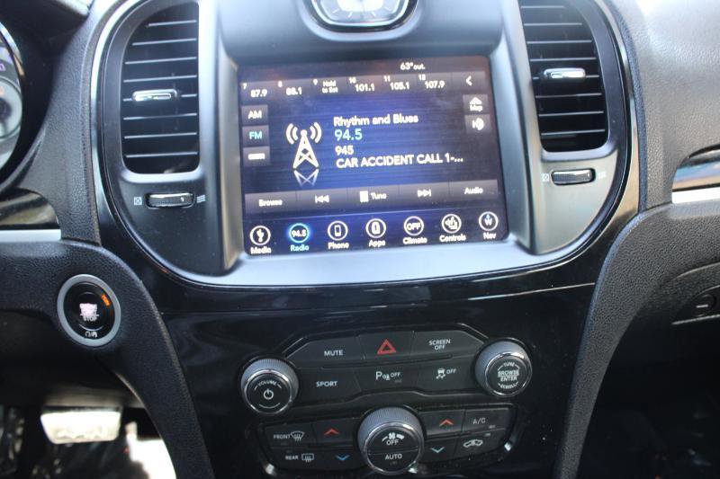 Used 2018 Chrysler 300 S w/ 300S Premium Group image 14