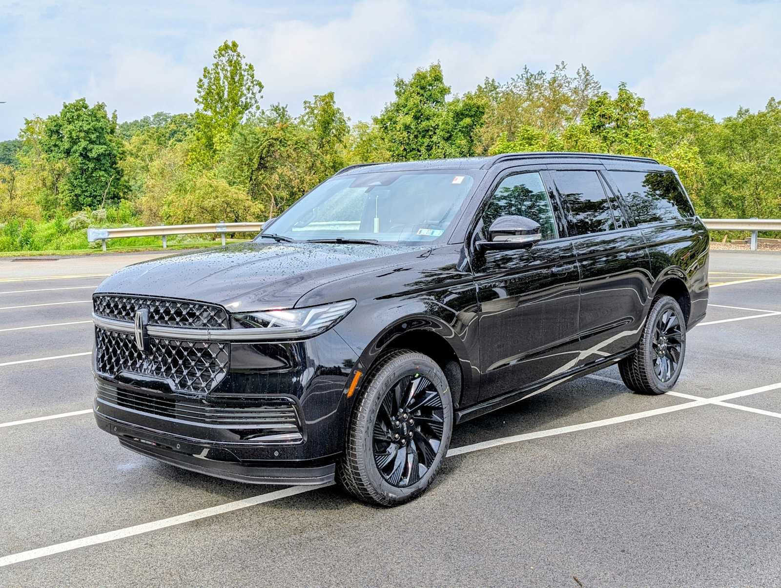 New 2027 Lincoln Navigator L Reserve w/ Jet Appearance Package AWD/4WD image 1