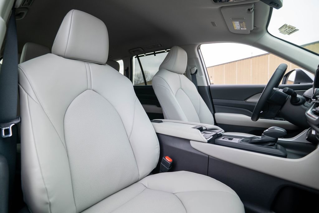 New 2026 Toyota Grand Highlander XLE image 12