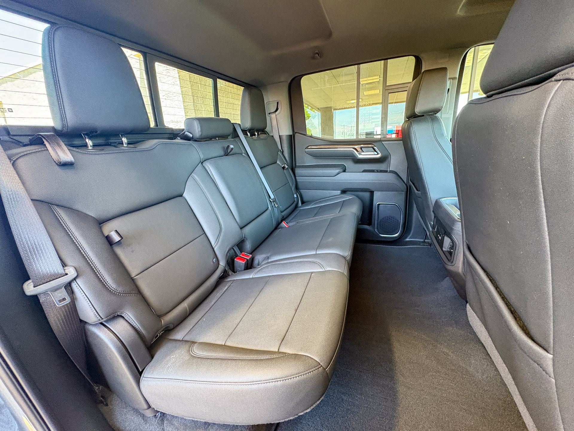 Used 2025 Chevrolet Silverado 1500 LT Trail Boss w/ LT Trail Boss Premium Package AWD/4WD image 29