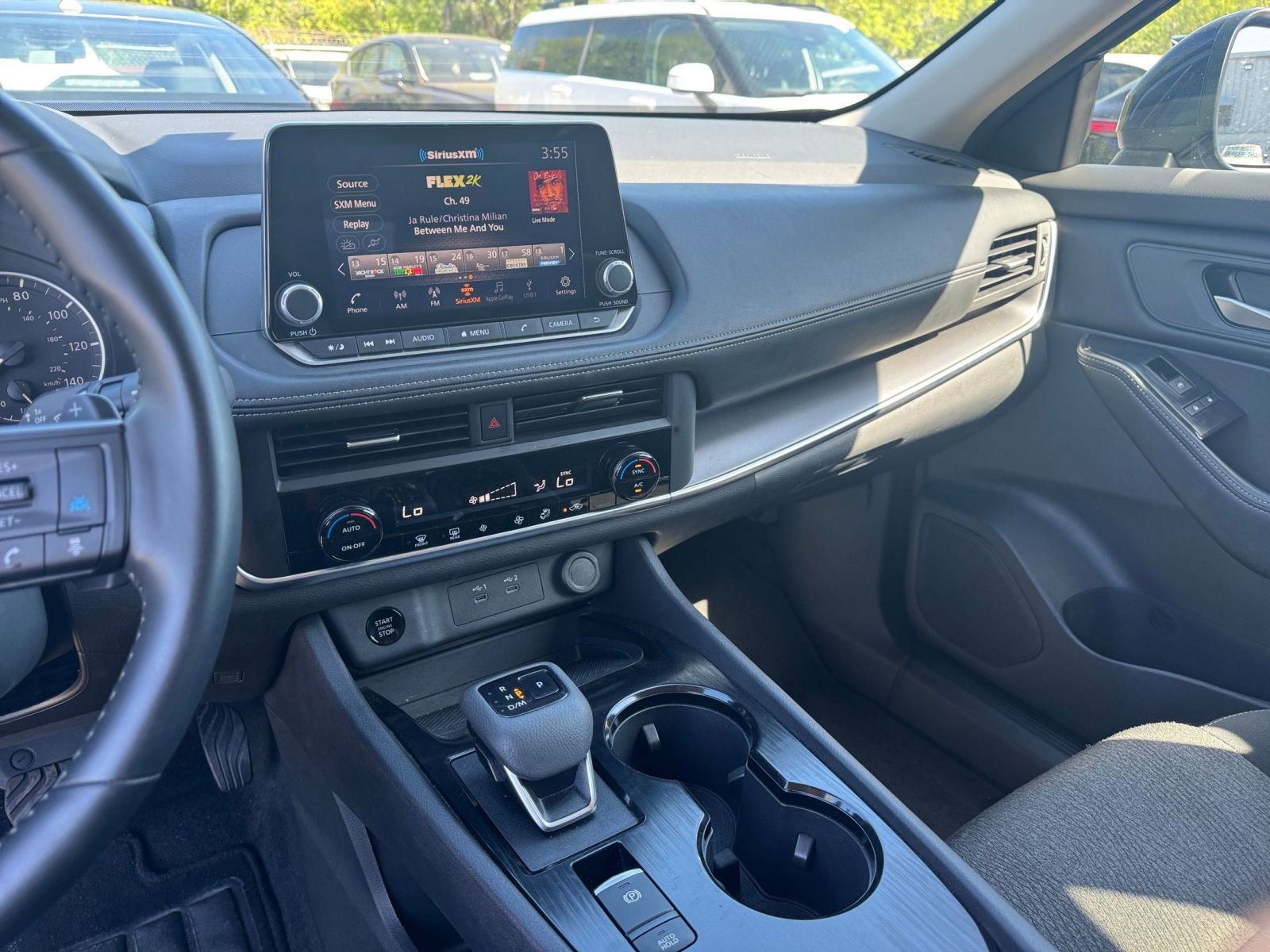 Used 2025 Nissan Rogue SV FWD image 17