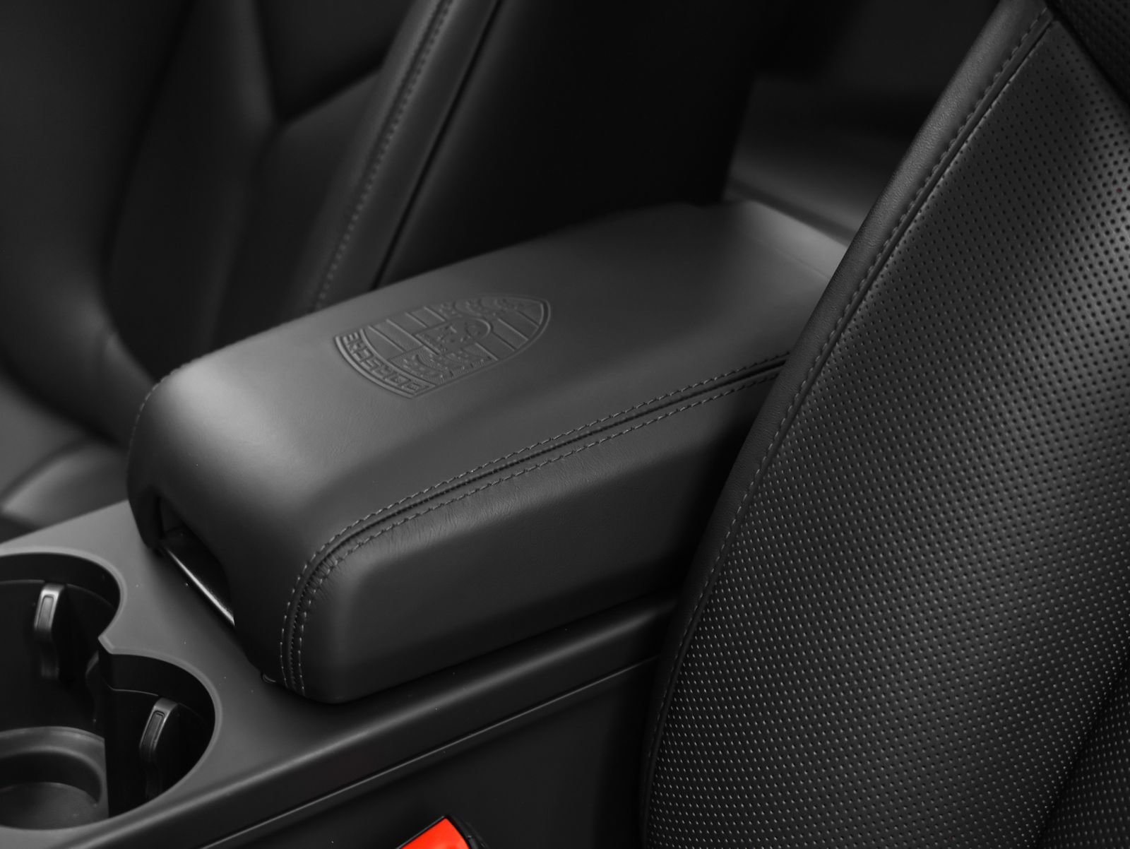 Certified 2025 Porsche Macan S image 39