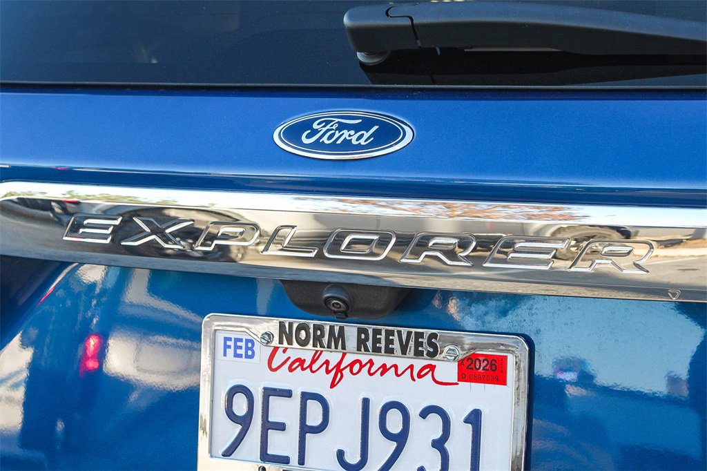 Used 2022 Ford Explorer XLT w/ Equipment Group 202A image 12