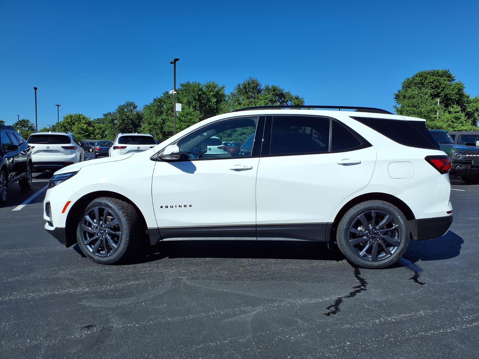 Used 2022 Chevrolet Equinox RS w/ RS Leather Package FWD image 33