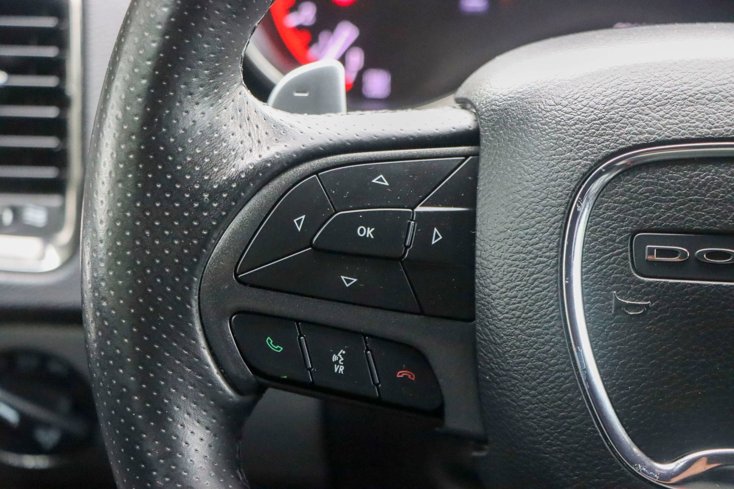 Used 2018 Dodge Durango R/T w/ Technology Group AWD/4WD image 33