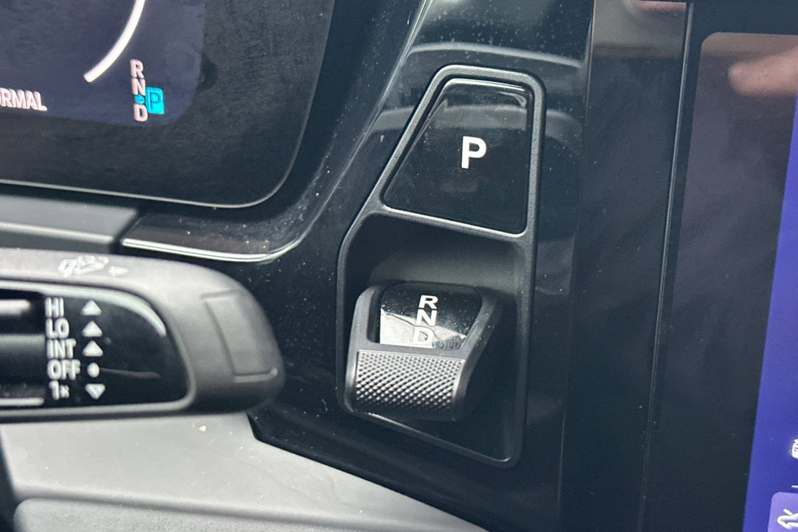 Used 2025 Porsche Macan Turbo Electric w/ Premium Package image 22