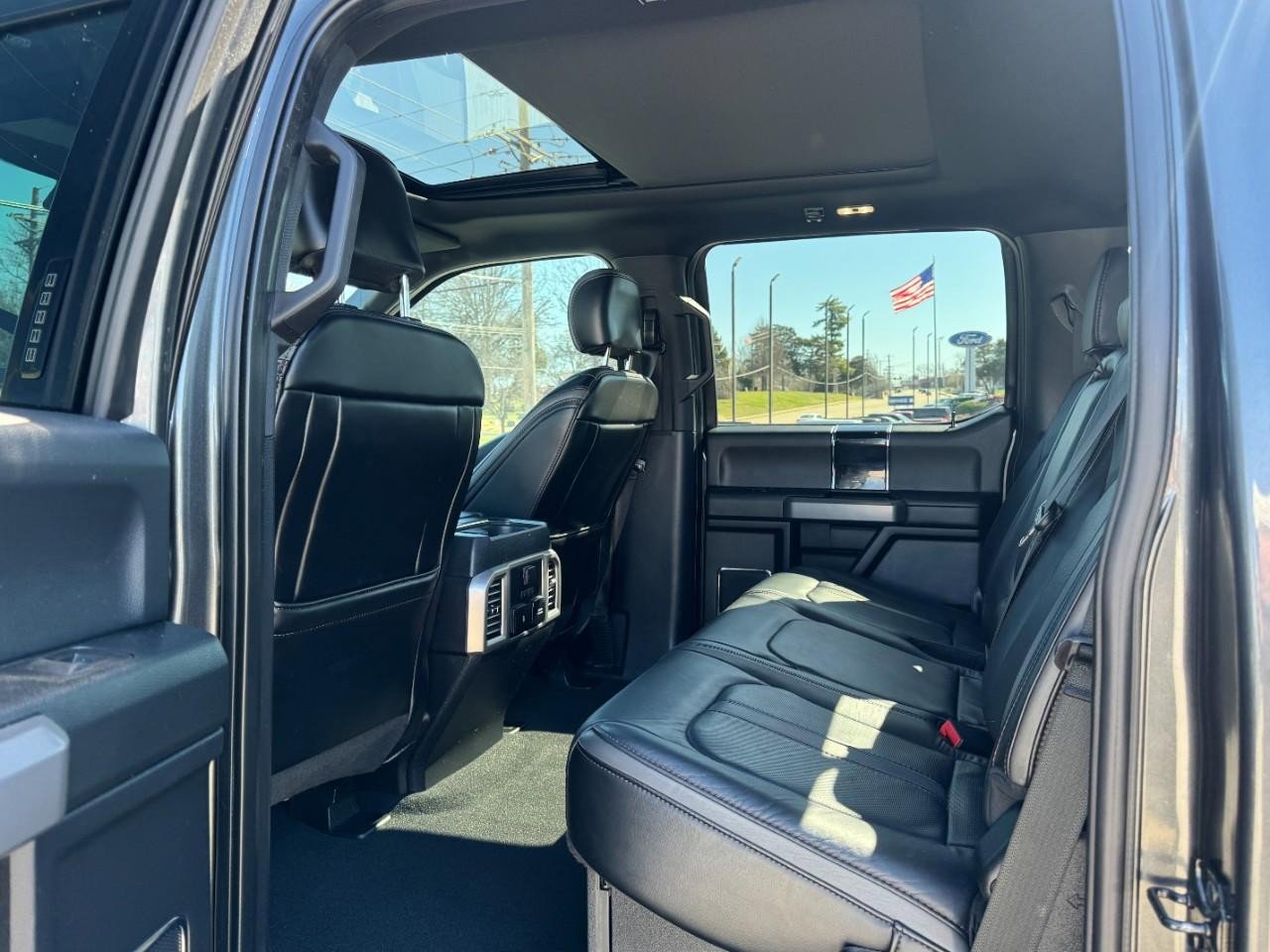 Used 2020 Ford F250 Platinum w/ FX4 Off-Road Package image 10